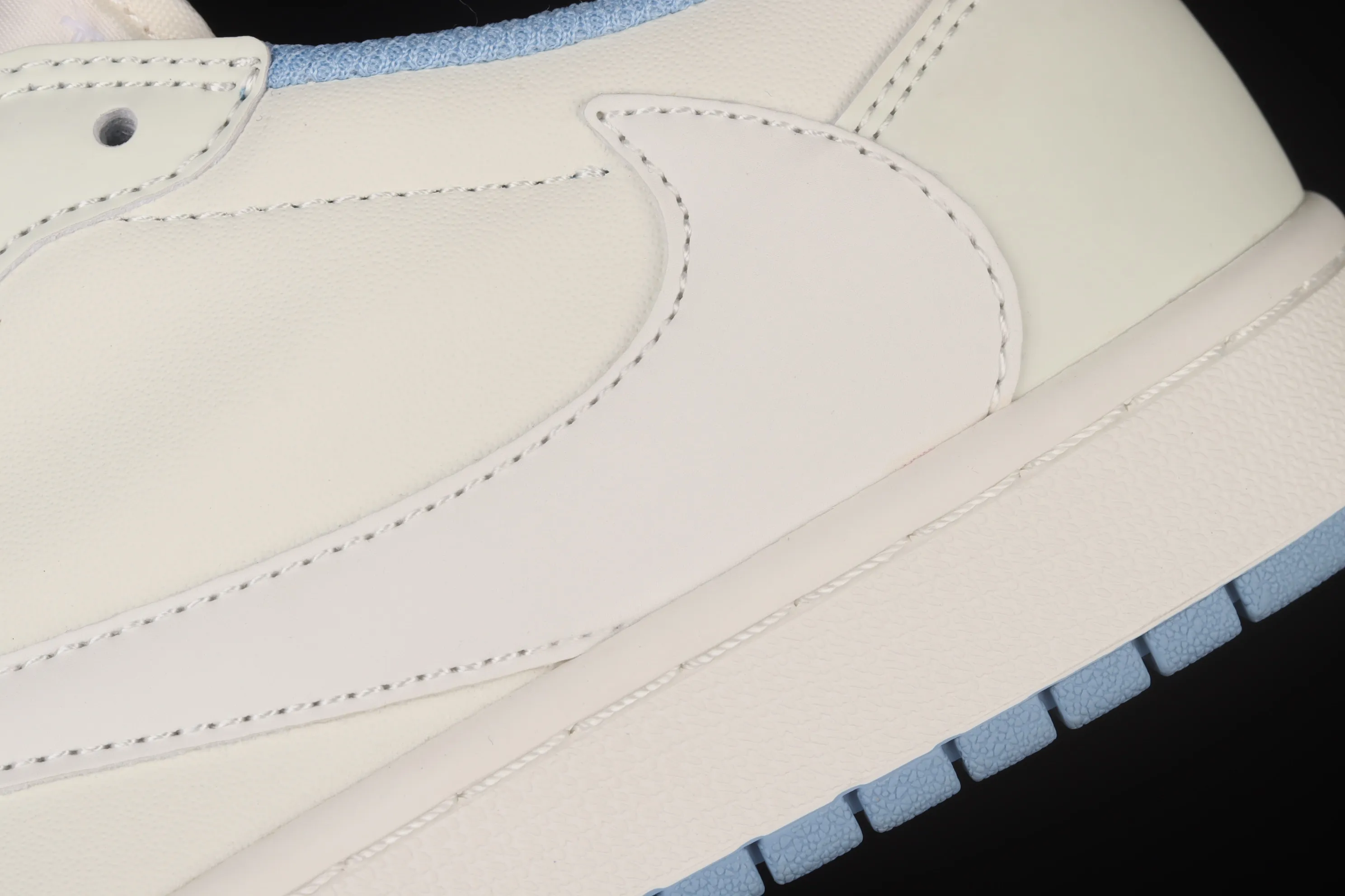 All categories Air Jordan Jordan series basketball shoes Air Jordan 1 Low cost-effective version Travis Scott x Air Jordan 1 Low AJ1 Joe 1 beige lightning undercut low top DM7866-148